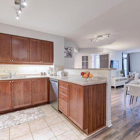 Pelicanstay At Square One Mall Mississauga Extérieur photo