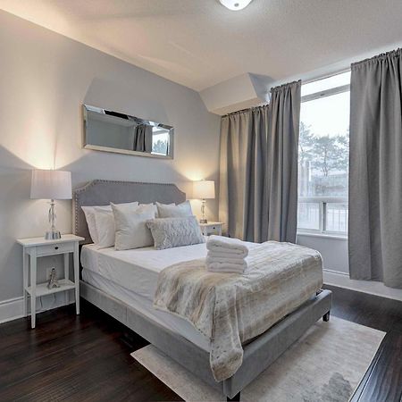 Pelicanstay At Square One Mall Mississauga Extérieur photo