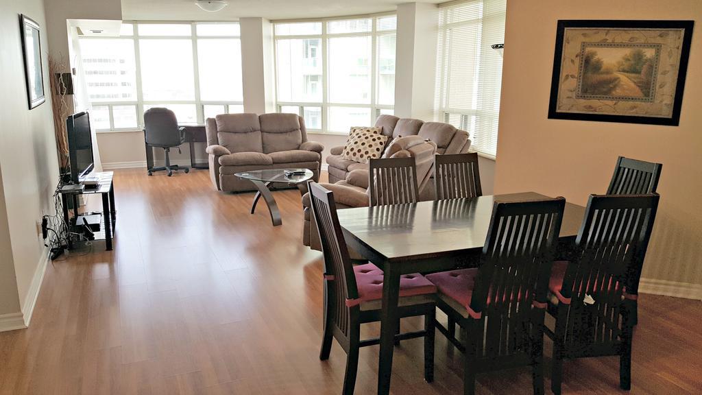 Pelicanstay At Square One Mall Mississauga Extérieur photo