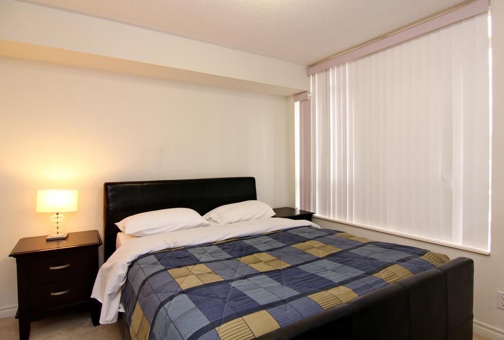 Pelicanstay At Square One Mall Mississauga Extérieur photo