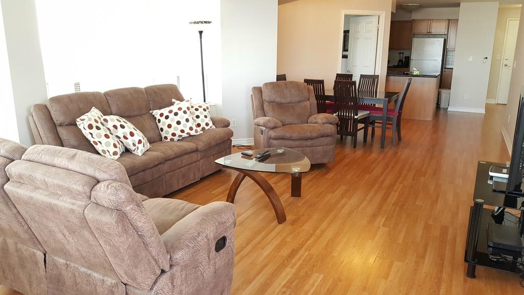 Pelicanstay At Square One Mall Mississauga Extérieur photo