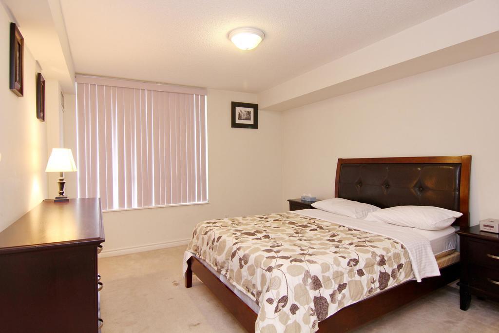 Pelicanstay At Square One Mall Mississauga Extérieur photo