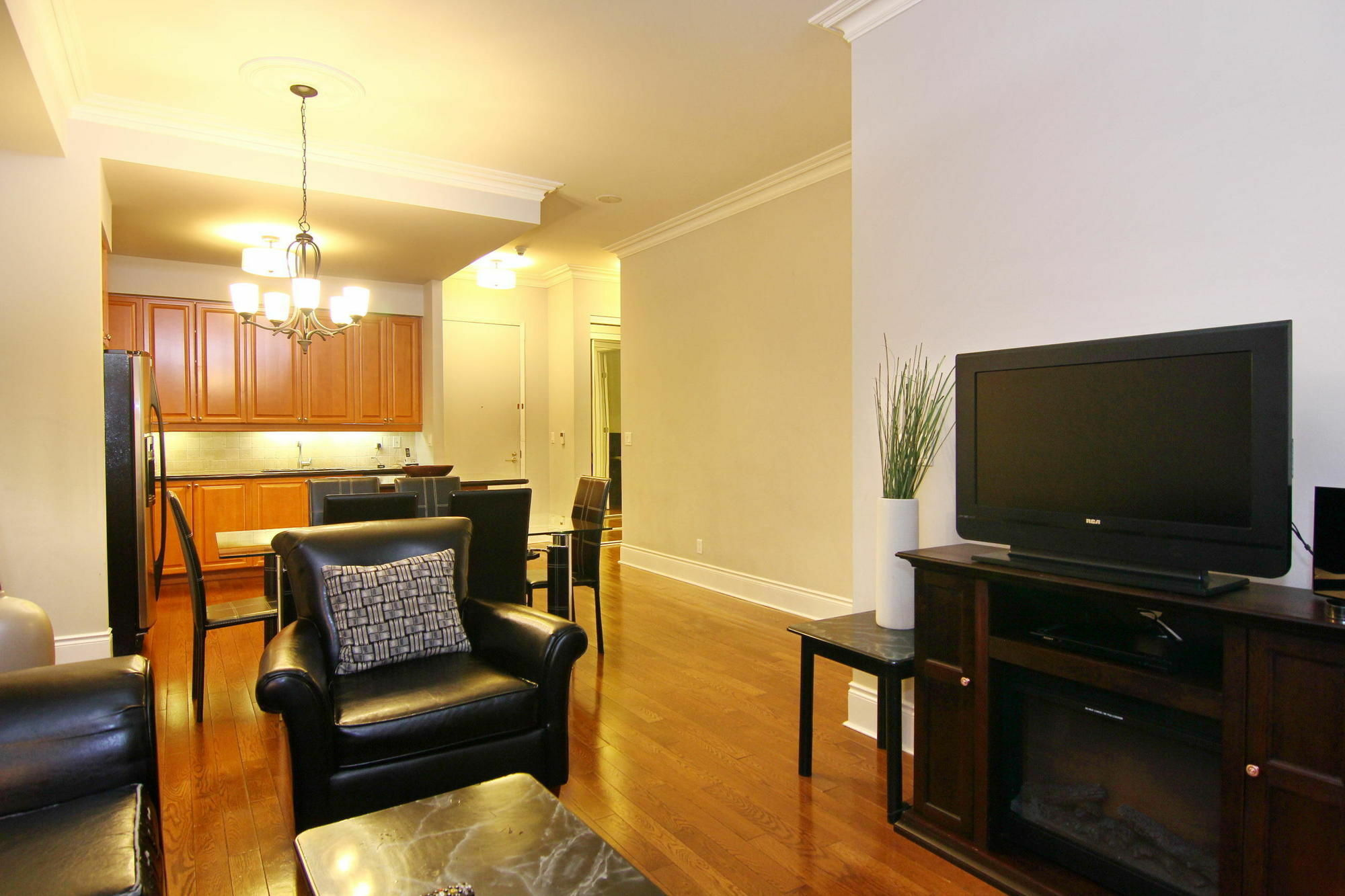 Pelicanstay At Square One Mall Mississauga Extérieur photo