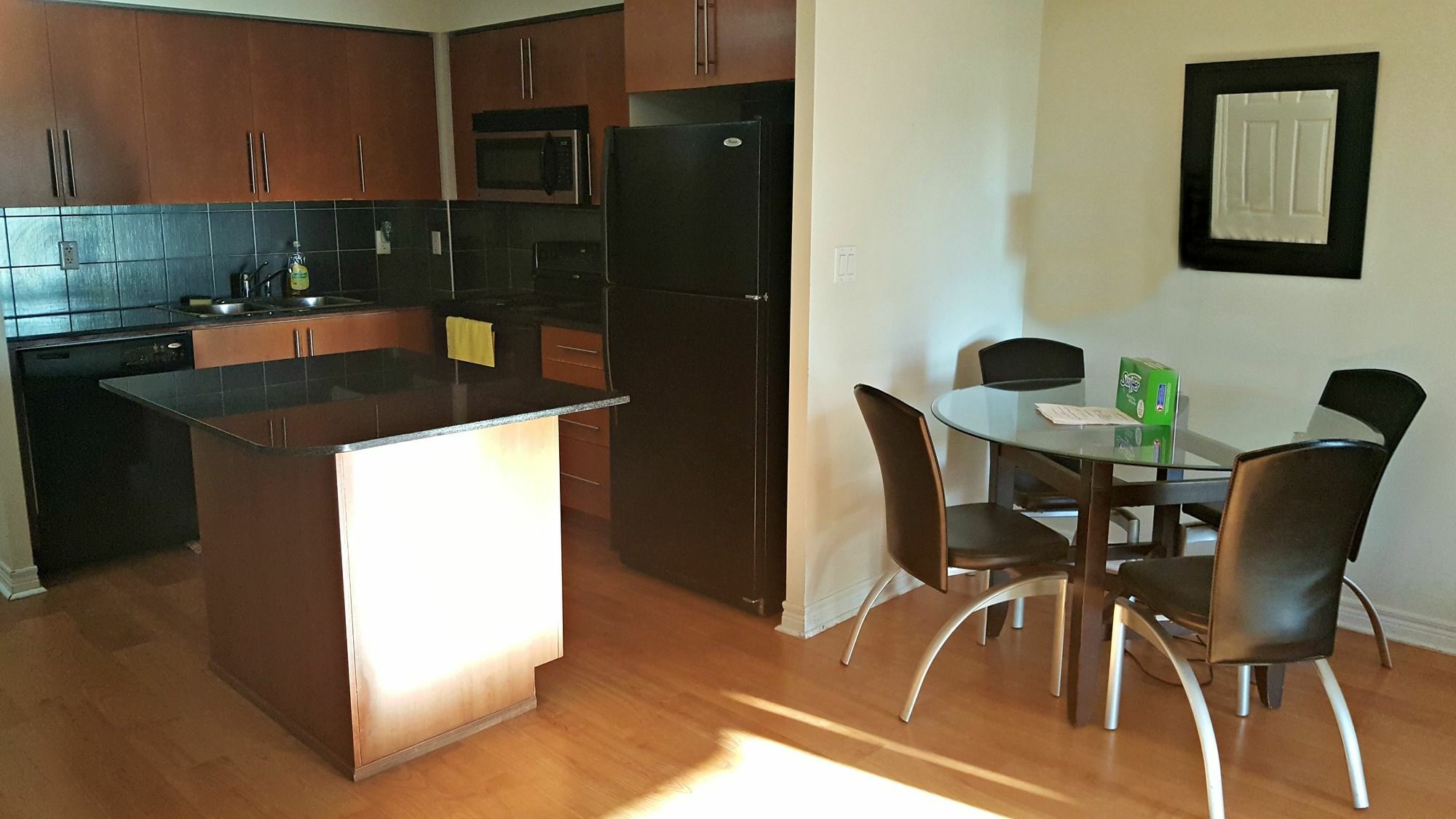Pelicanstay At Square One Mall Mississauga Extérieur photo