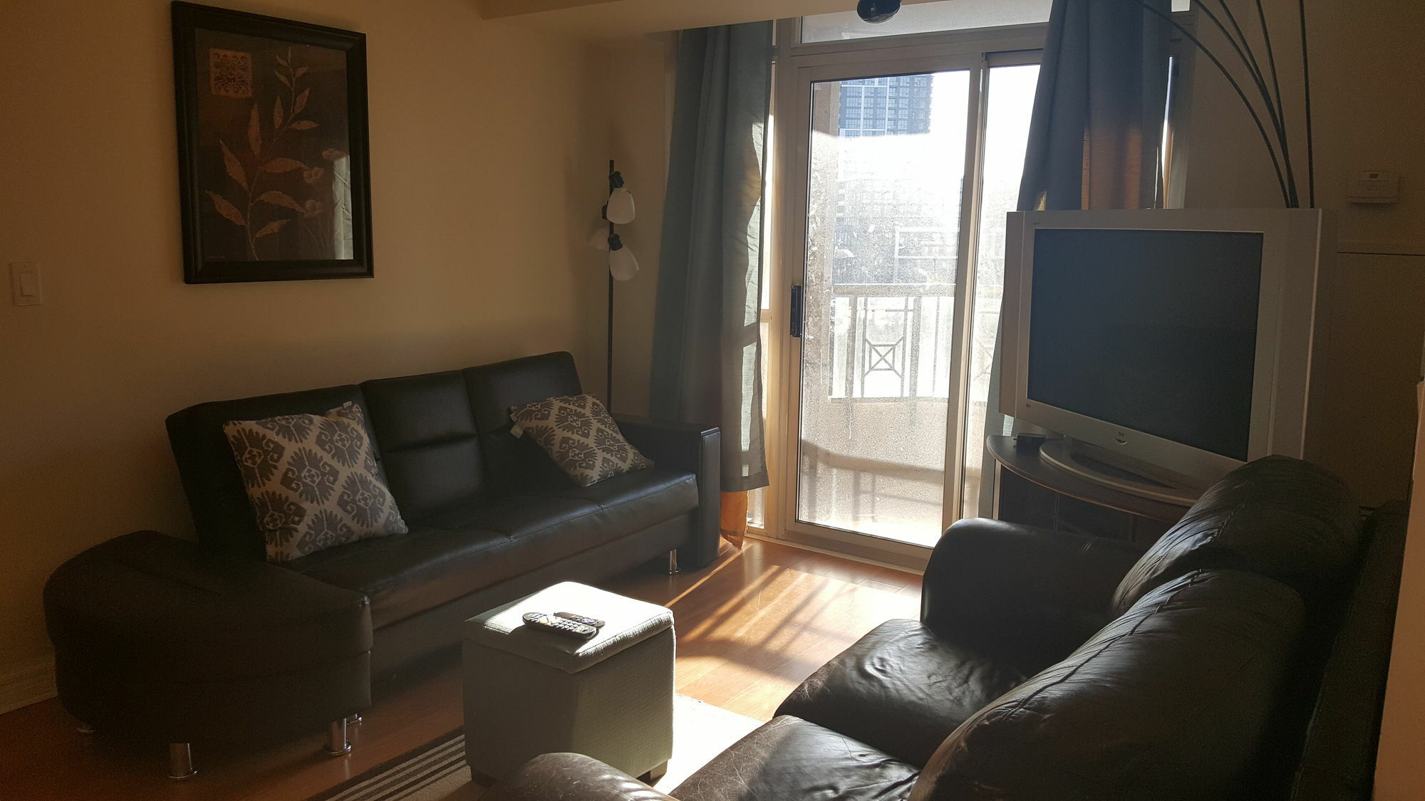 Pelicanstay At Square One Mall Mississauga Extérieur photo