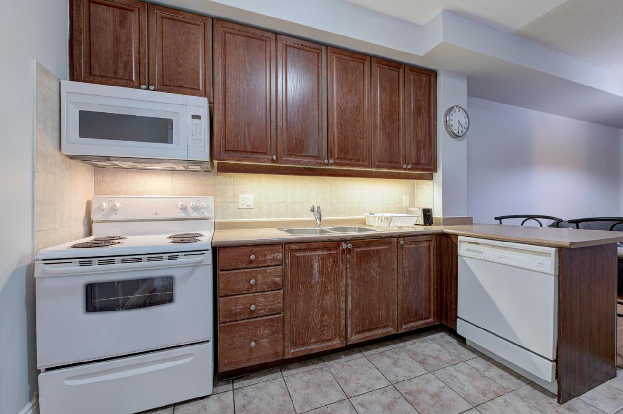 Pelicanstay At Square One Mall Mississauga Extérieur photo