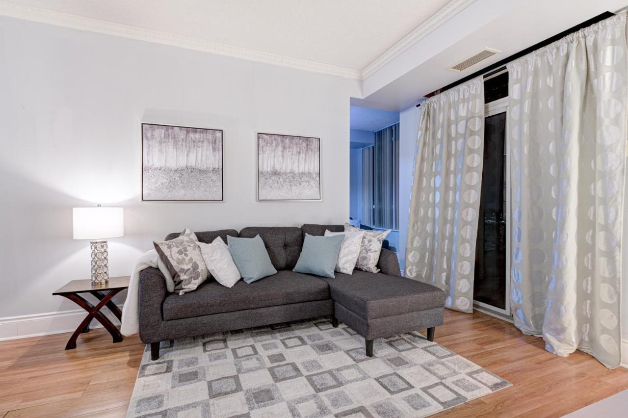 Pelicanstay At Square One Mall Mississauga Extérieur photo