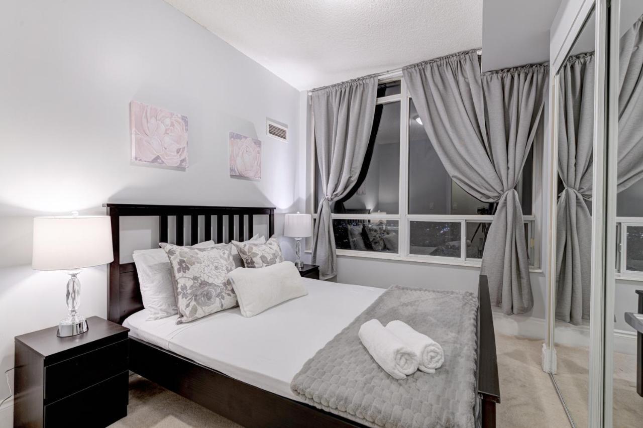 Pelicanstay At Square One Mall Mississauga Extérieur photo