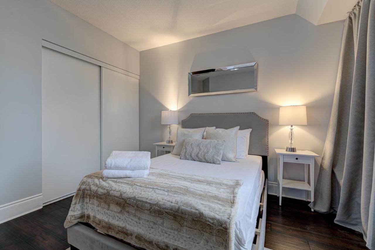 Pelicanstay At Square One Mall Mississauga Extérieur photo