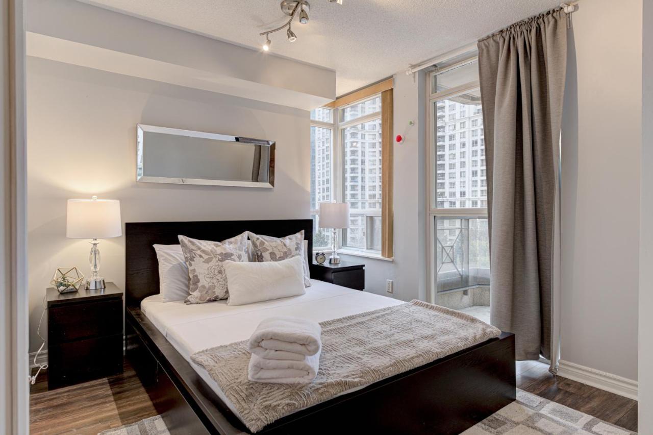 Pelicanstay At Square One Mall Mississauga Extérieur photo