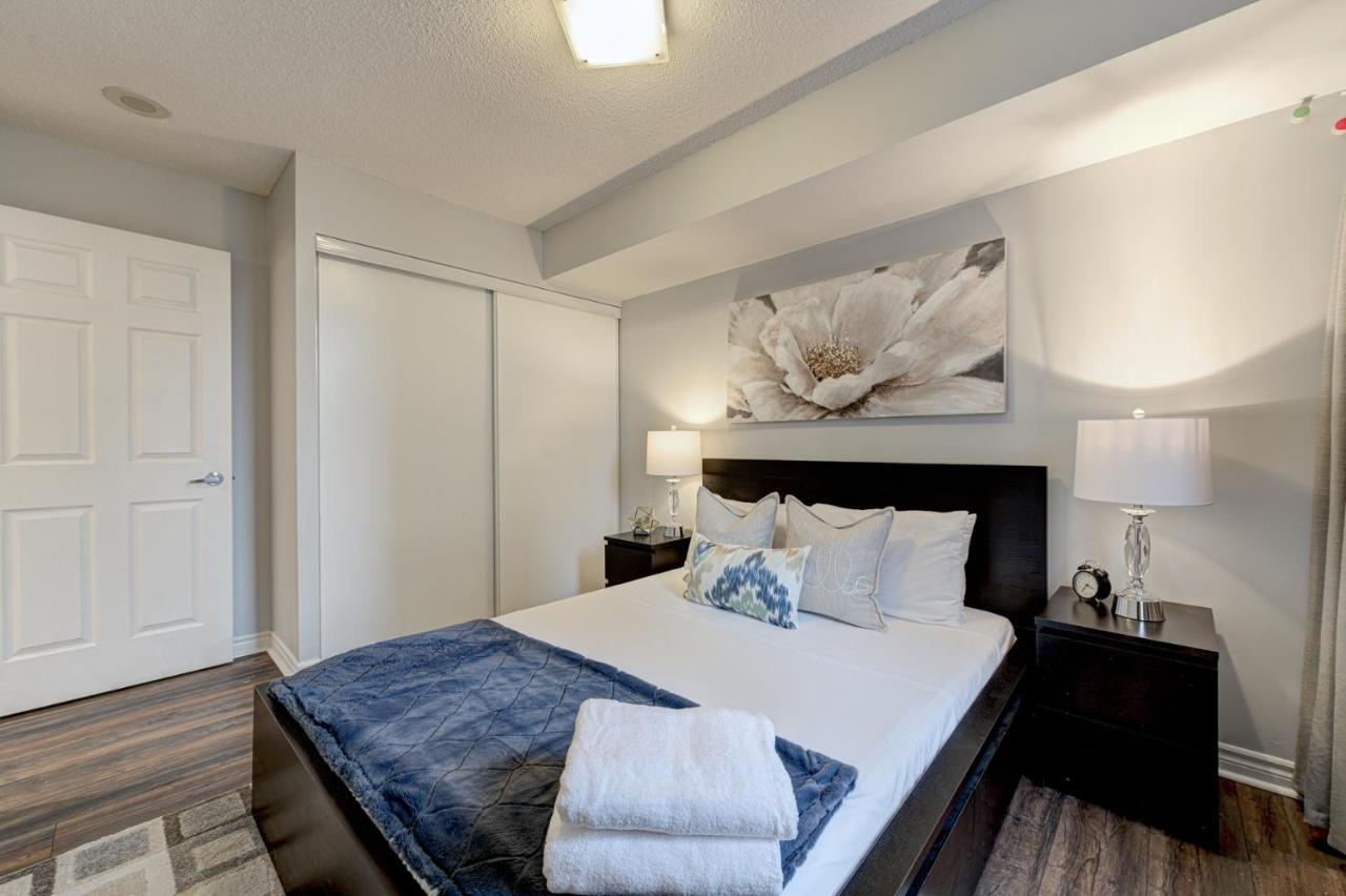 Pelicanstay At Square One Mall Mississauga Extérieur photo